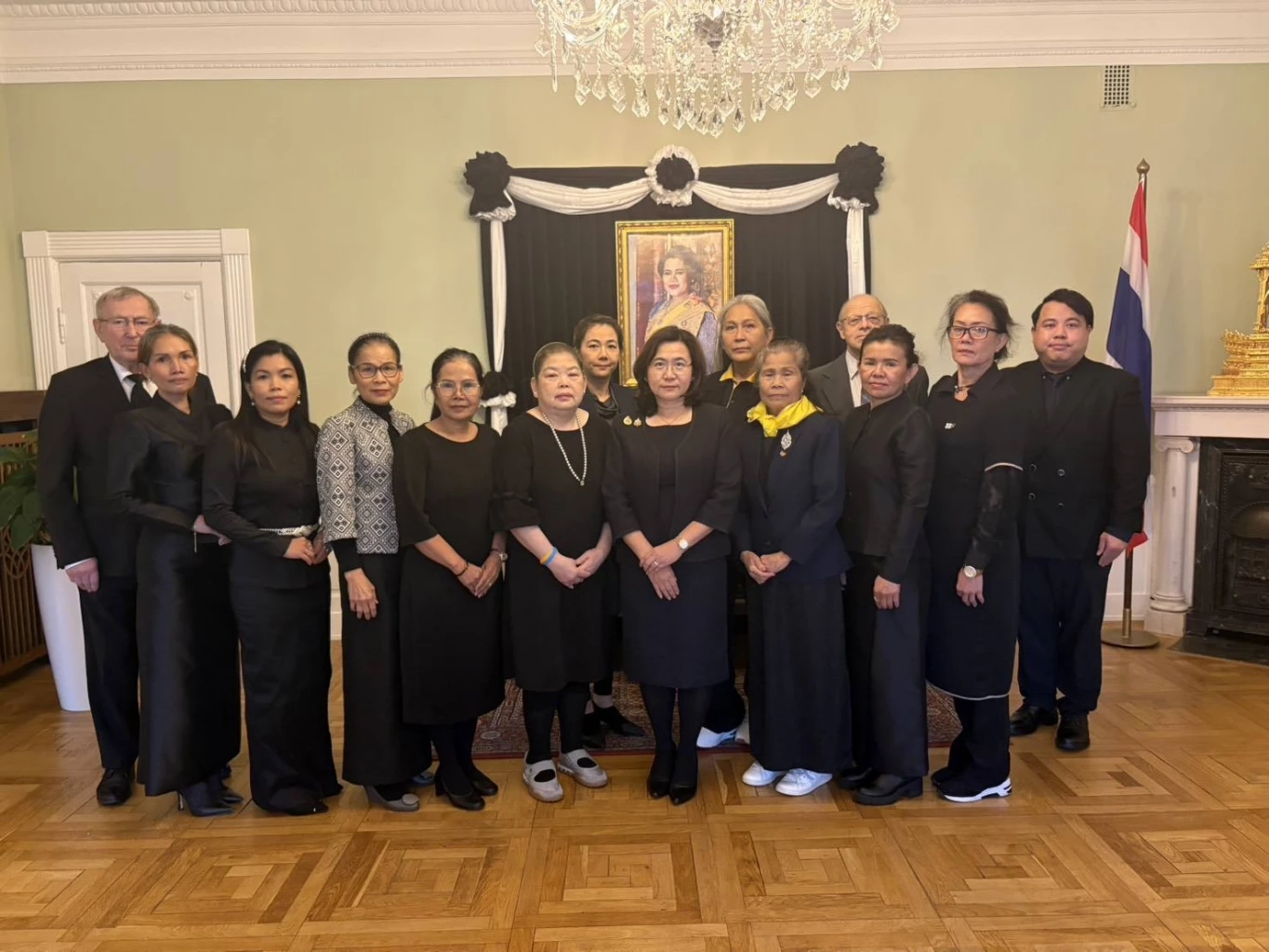 สถานทูตไทยทั่วโลก เปิดลงนามแสดงความอาลัย "พระพันปีหลวง" สวรรคต