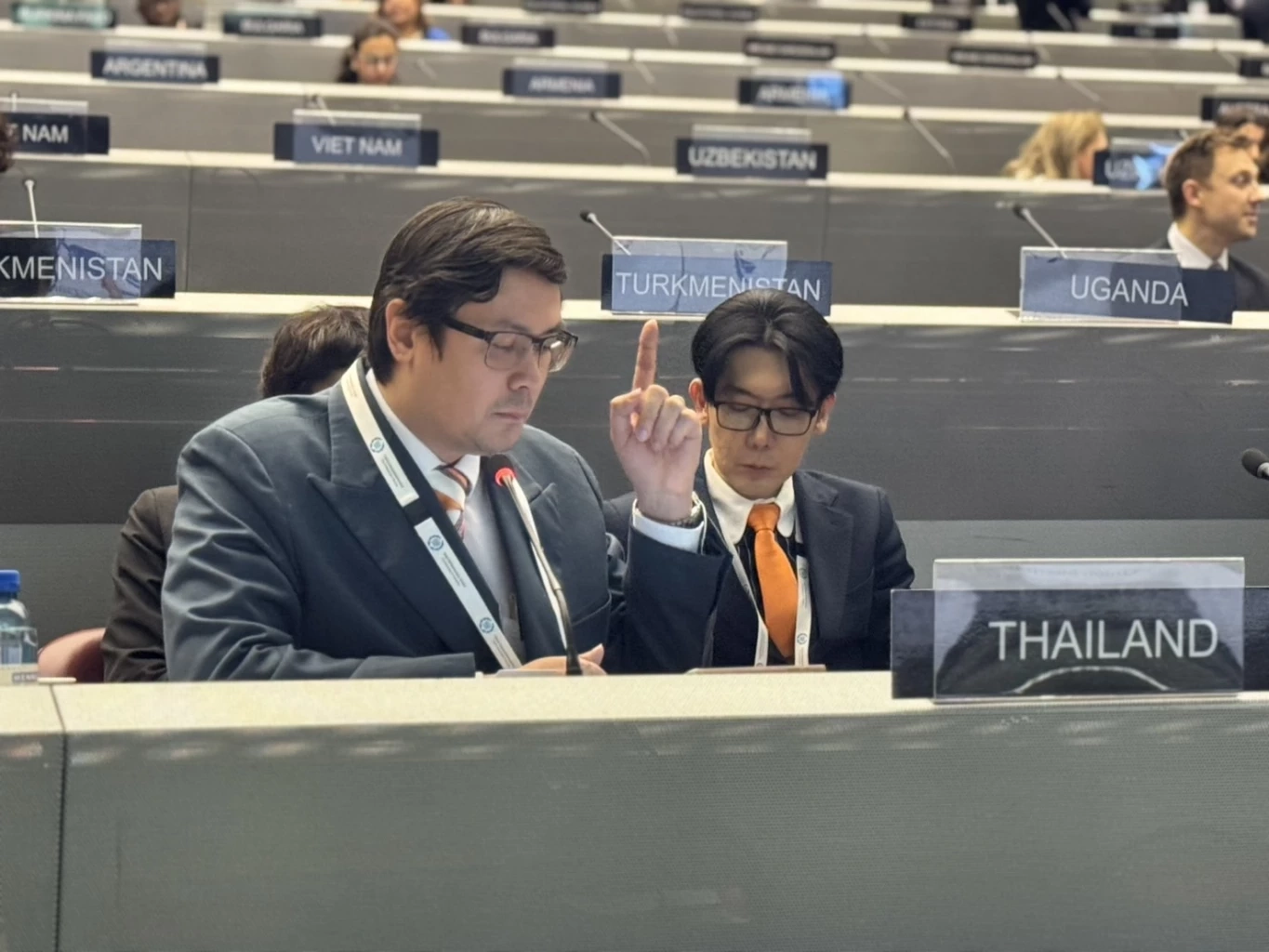 เหลี่ยมทุกเม็ด "กัมพูชา" ชู "จีน - ดันตัวเอง" หวัง "เขี่ยไทยให้พ้นทาง" กลางเวที IPU (มีคลิป)