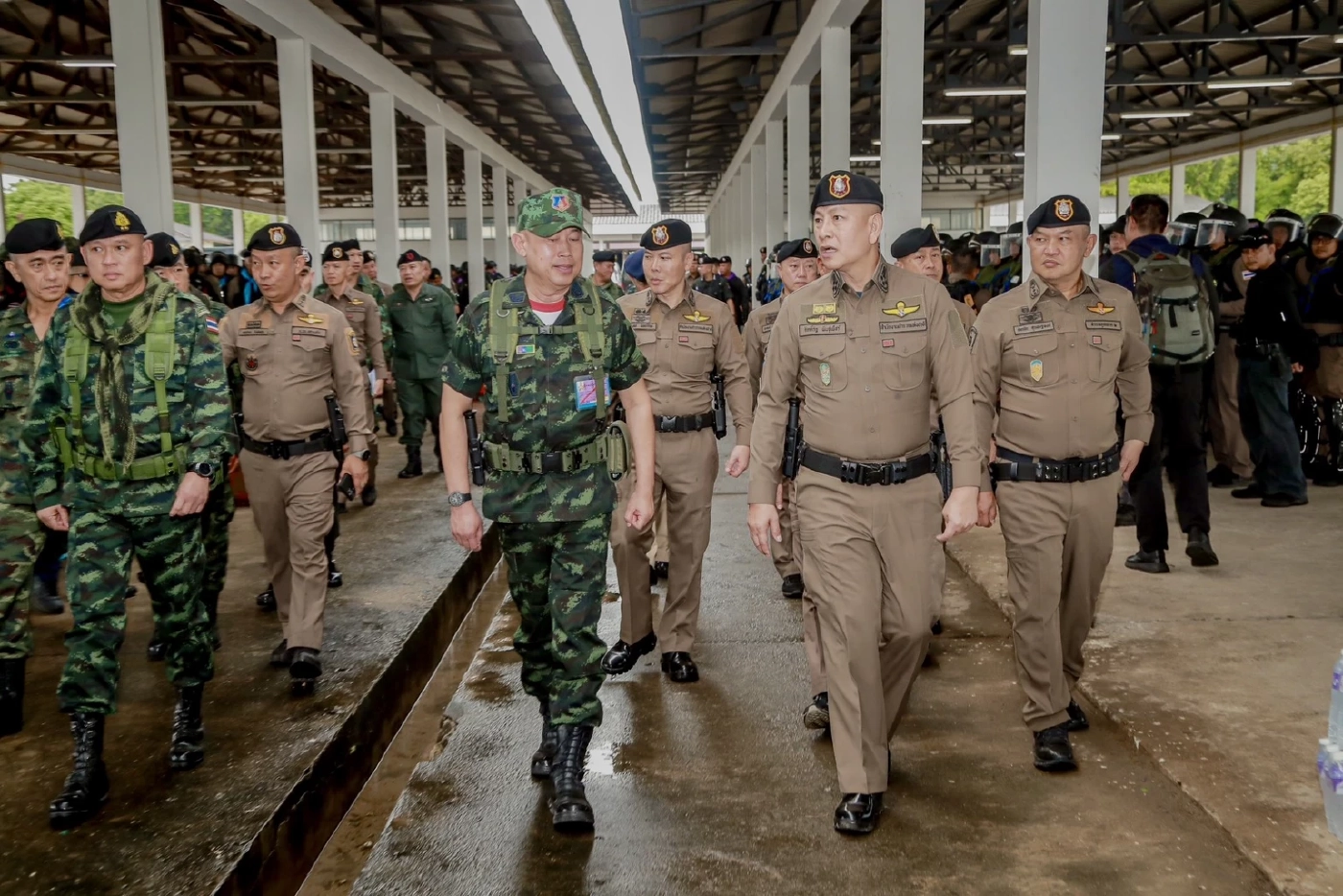 แม่ทัพ 1 ติดตามภารกิจเก็บกู้ทุ่นระเบิด พบรวม 4 วัน กู้แล้ว 7 ทุ่น