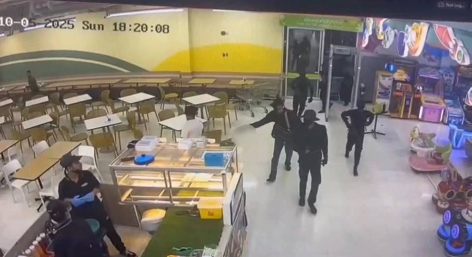 เปิดพฤติการณ์โจรชุดดำ ปล้นร้านทอง จี้ รปภ.ก่อนกวาดร่วม 400 บาท