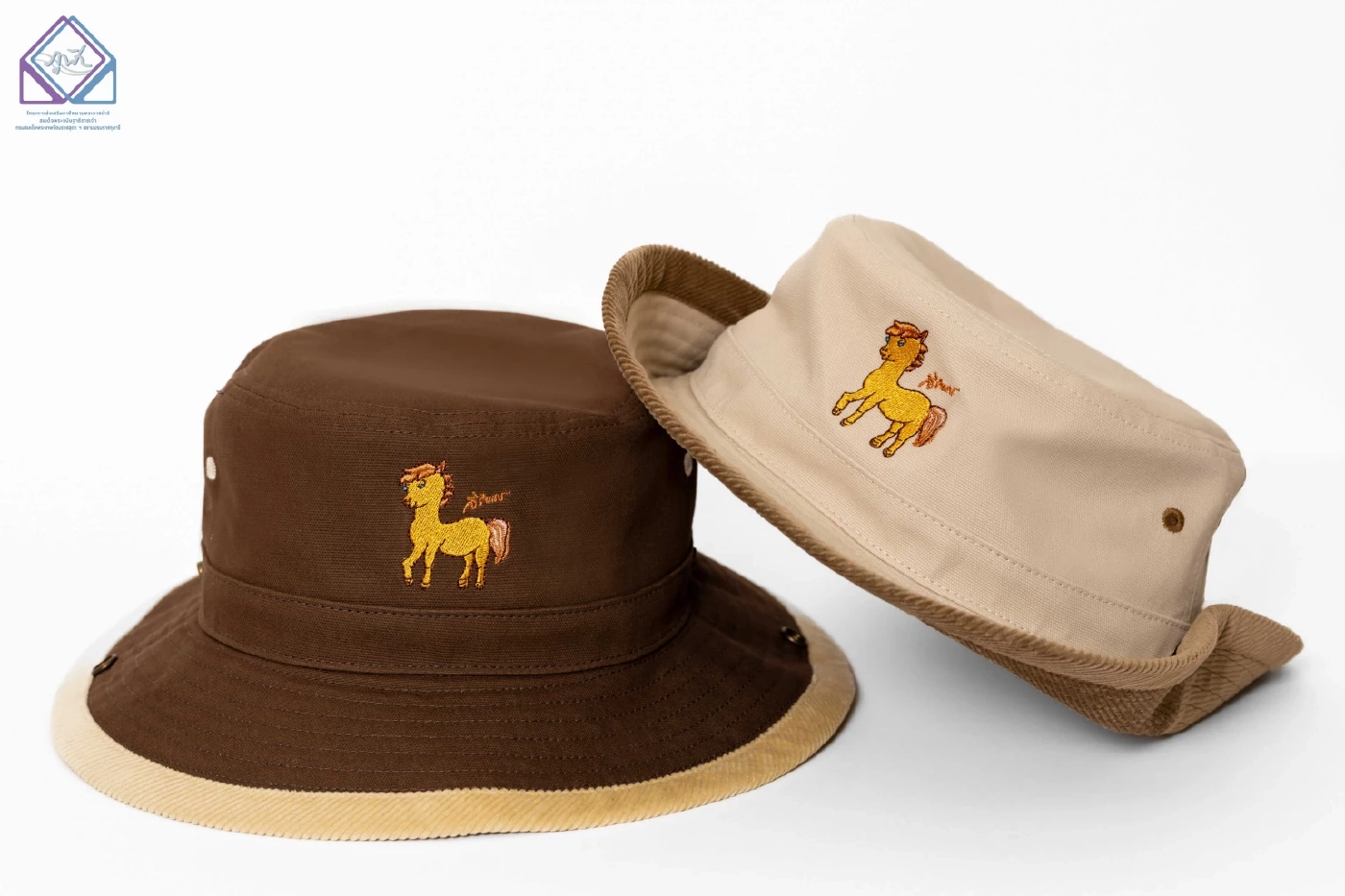 พรพระราชทาน "ปีมะเมีย": ร้านภูฟ้าชวนช้อปของขวัญอันเป็นสิริมงคล