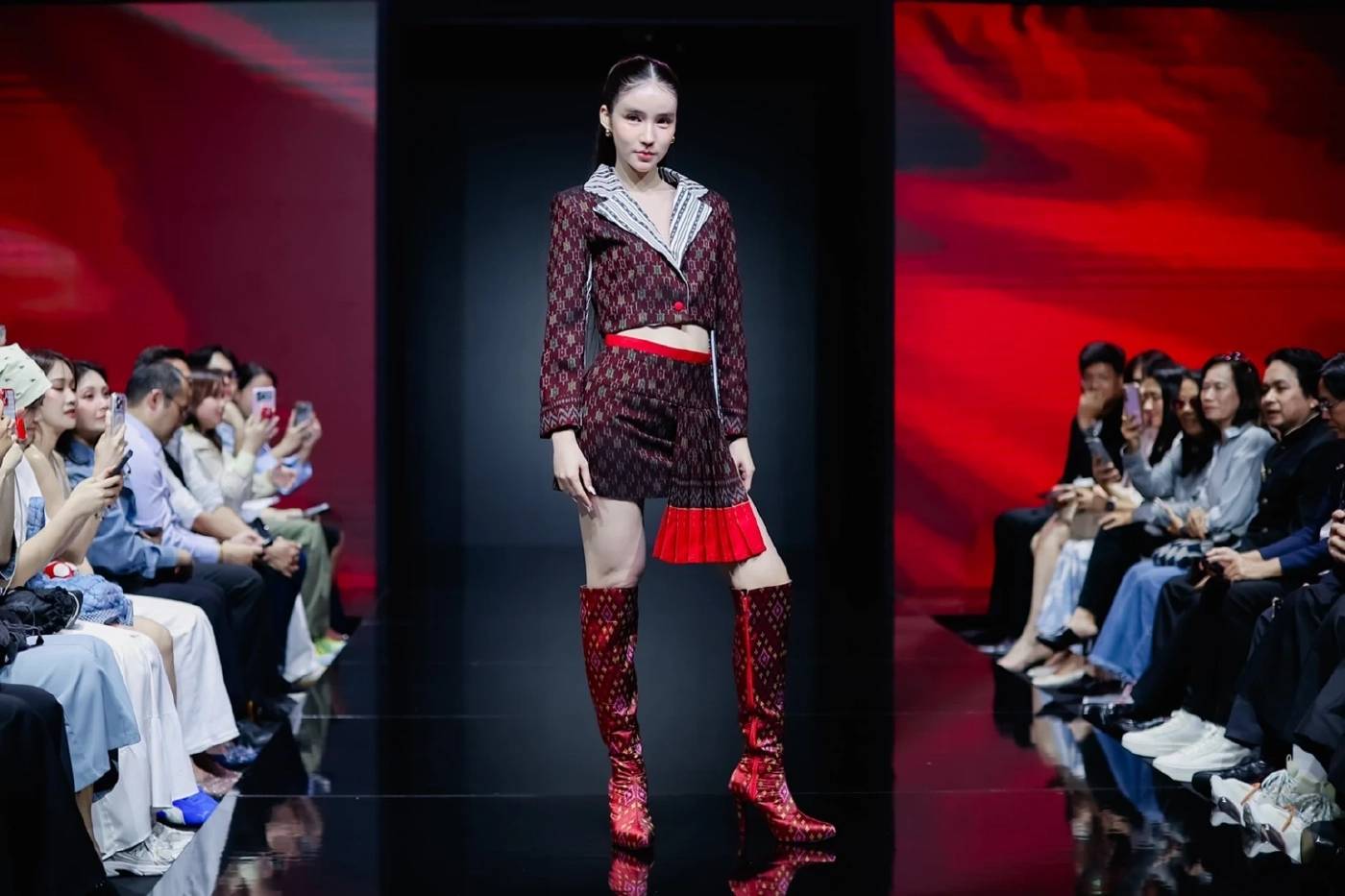 สยามเซ็นเตอร์ ร่วมกับ การท่องเที่ยวแห่งประเทศไทย และ เอปสัน ประเทศไทย  เปิดเวที Bangkok International Fashion Week 2025 –Visionary Stage at Siam Center สนับสนุนยังก์ดีไซเนอร์ ชูพลังไทยสร้างสรรค์จากผ้าไทยท้องถิ่นทั่วประเทศ