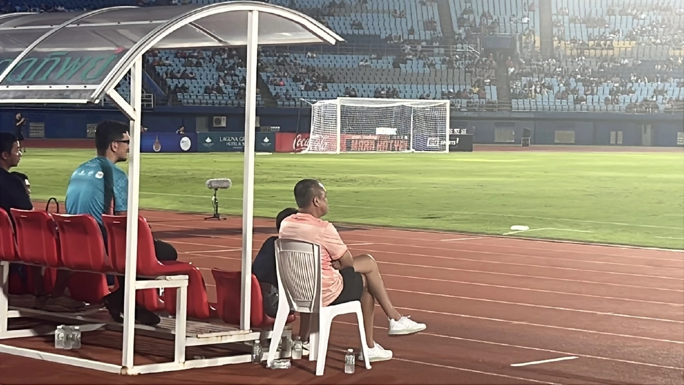 ซูเปอร์ดีลไม่ล้ม! \"นิพนธ์\" หม่ำข้าวมื้อดึก \"เนวิน\" นัดชมฟุตบอลนัดพิเศษ อบจ.สงขลา