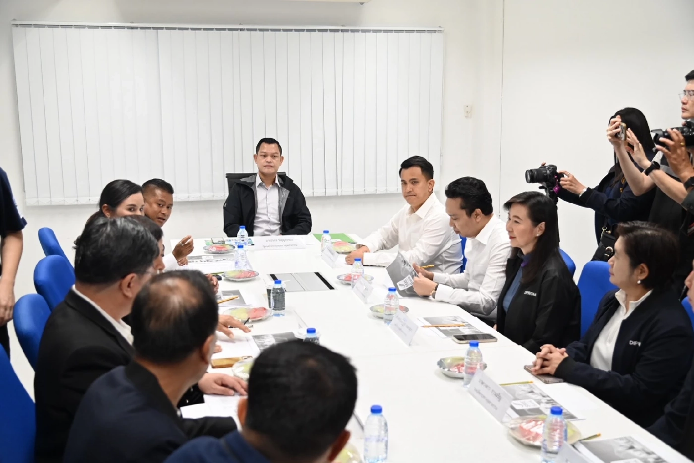 \"ธนกร\" มอบนโยบาย SME D Bank เปิดโครงการขับเคลื่อน ศก.ฐานราก