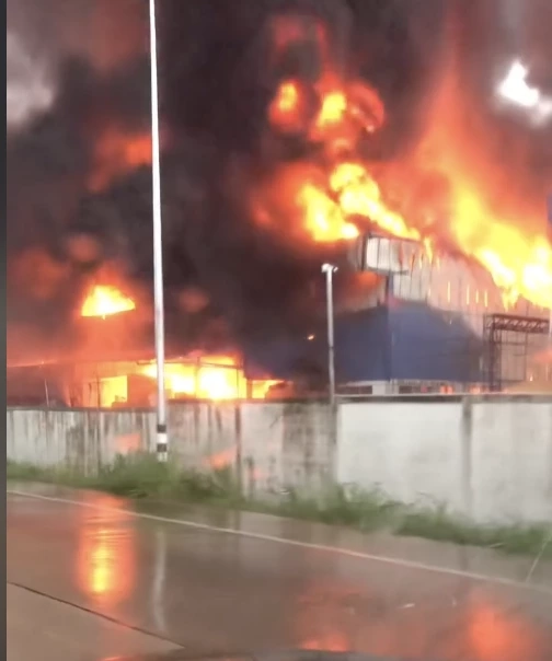 ธนกร สั่ง \"กรมโรงงาน\" เร่งตรวจสอบเหตุเพลิงไหม้โรงงาน ชลบุรี