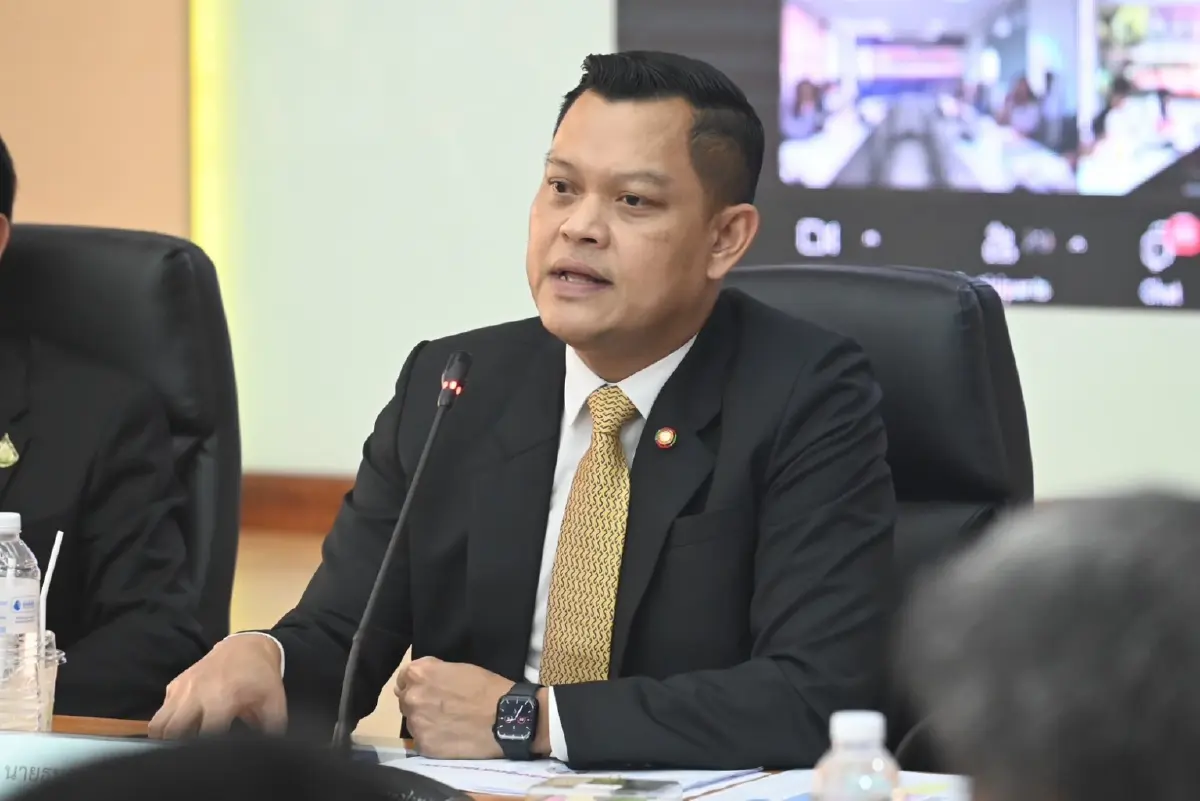 ดร.ธนกร วังบุญคงชนะ รัฐมนตรีว่าการกระทรวงอุตสาหกรรม 