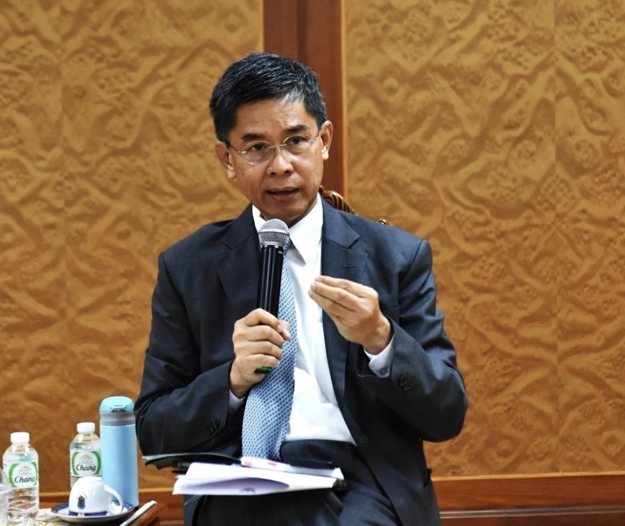 รศ.ดร.ปณิธาน วัฒนายากร นักวิชาการด้านความมั่นคงและการต่างประเทศ