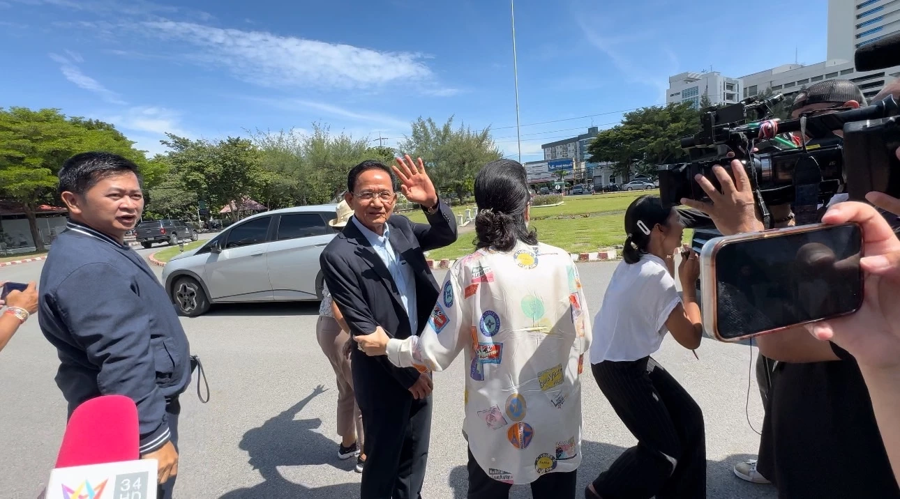 อดีตนายกฯสมชาย-เจ๊เเดง เข้าเยี่ยม “ทักษิณ “เผย กำลังใจดี