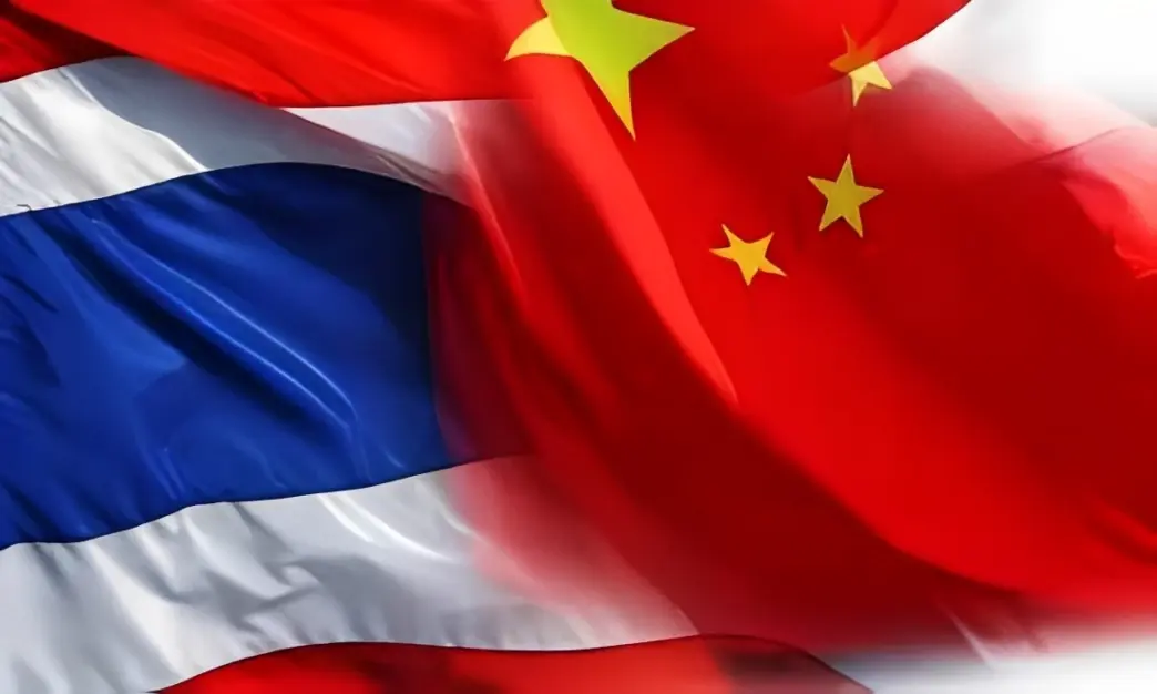 "สถานทูตจีน" แจง ไม่ได้ส่ง "อาวุธ" ให้ "กัมพูชา มารบกับ ไทย" ชาวโซเชียลกังขาแห่ถามในเพจกระหน่ำ
