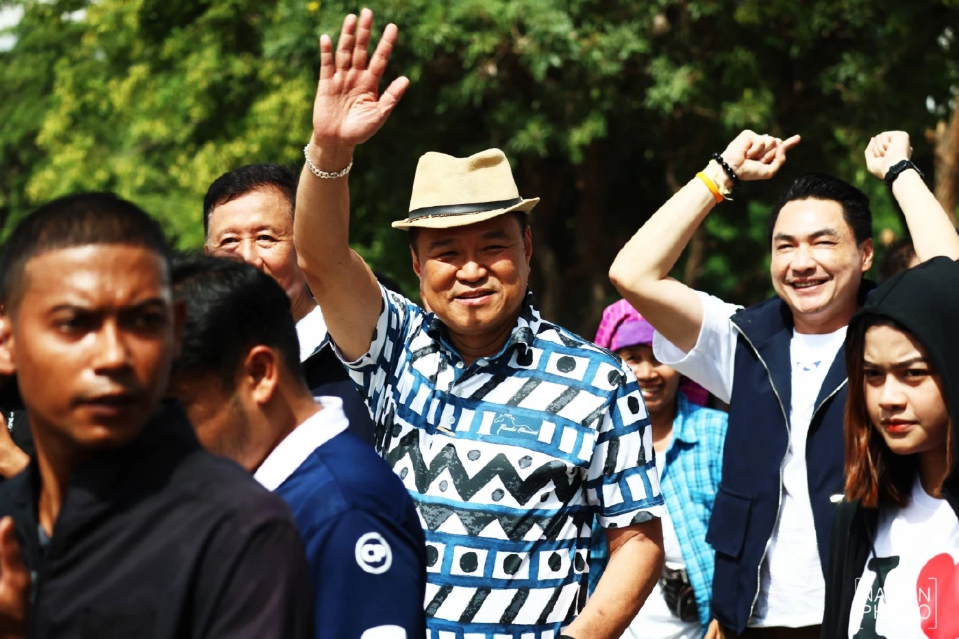 \"นายกฯอนุทิน\" ยอมใจ \"กัน จอมพลัง\" ชี้ \"ช่วยชายแดนมากกว่ารัฐ\"