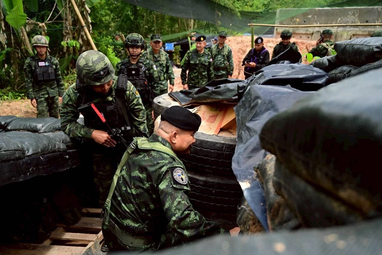 แม่ทัพ 2 ลุยตรวจ ตาเมือนธม-ช่องอานม้า กำชับทหารต้องพร้อมรบสูงสุด