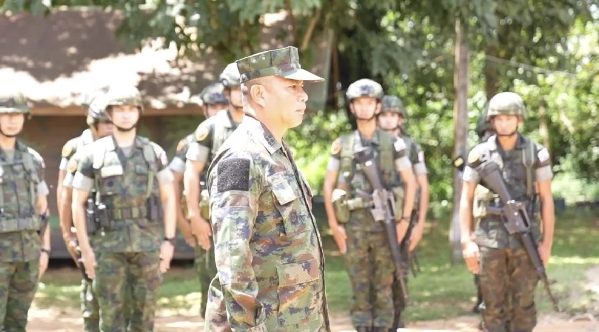 \"ผบ.ทร.\" ลงพื้นที่ \"ชายแดนจันทบุรี-ตราด\" เตรียมการสร้าง \"รั้วชายแดน\"