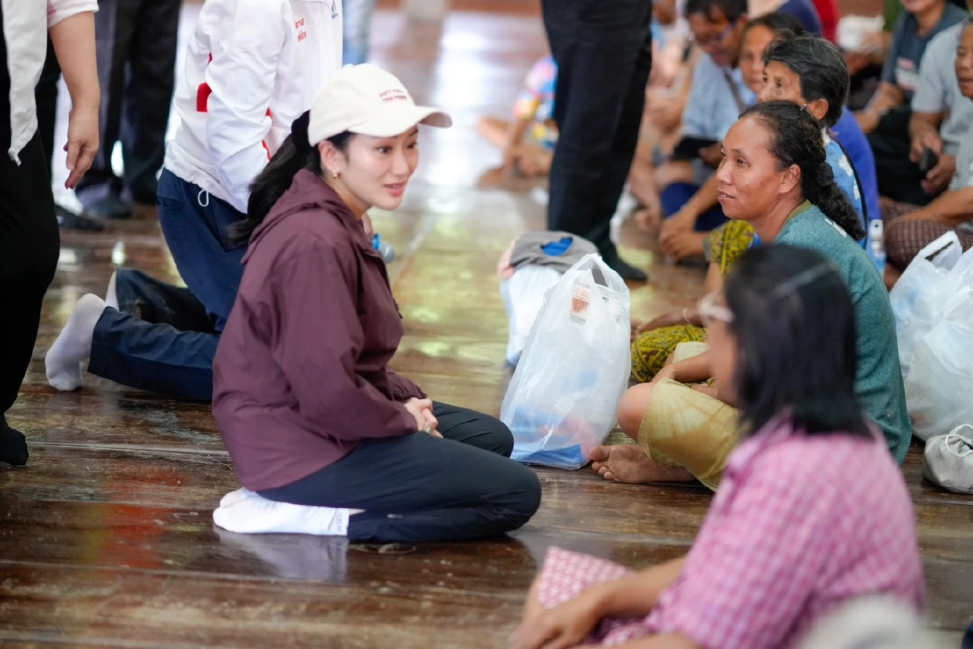 “แพทองธาร” นำทีมเพื่อไทยลงพื้นที่ช่วยน้ำท่วมอุตรดิตถ์