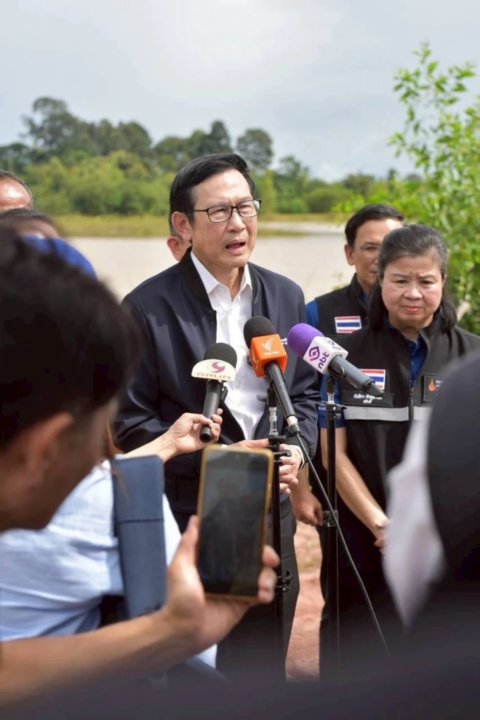 \"รมว.พลังงาน\" เยี่ยมแนวชายแดนศรีสะเกษ-สนับสนุนพลังงานทหาร