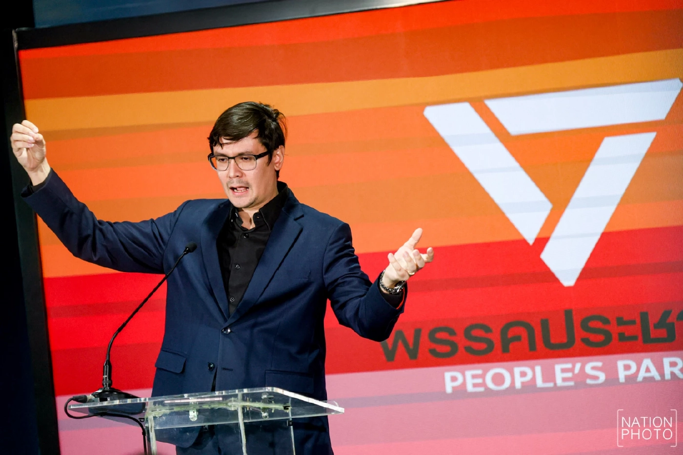 \"โรม\" เปิด 3 ข้อเสนอจัดการ \"แก๊งสแกมเมอร์-คอลเซ็นเตอร์-เครือข่ายฟอกเงิน-ทุนเทายึดประเทศ\"