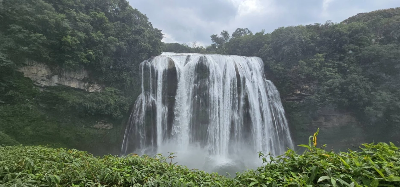 \"น้ำตกหวงกั่วซู่\" ใหญ่ที่สุดในจีน \"มณฑลกุ้ยโจว\" ยิ่งชมยิ่งสวย