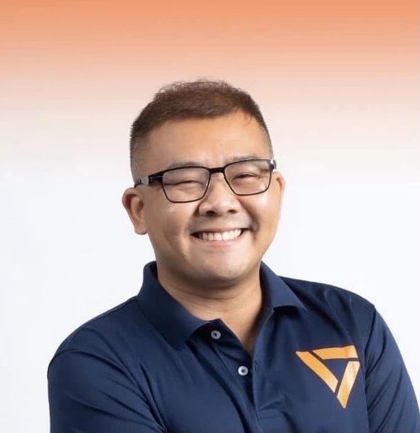 บ้านใหญ่โกเก๊า “เก่ง ชัยณรงค์” ภักดีแดงดวล “เฮง วีระเดช” ตัวตึงส้มยึดลำพูน