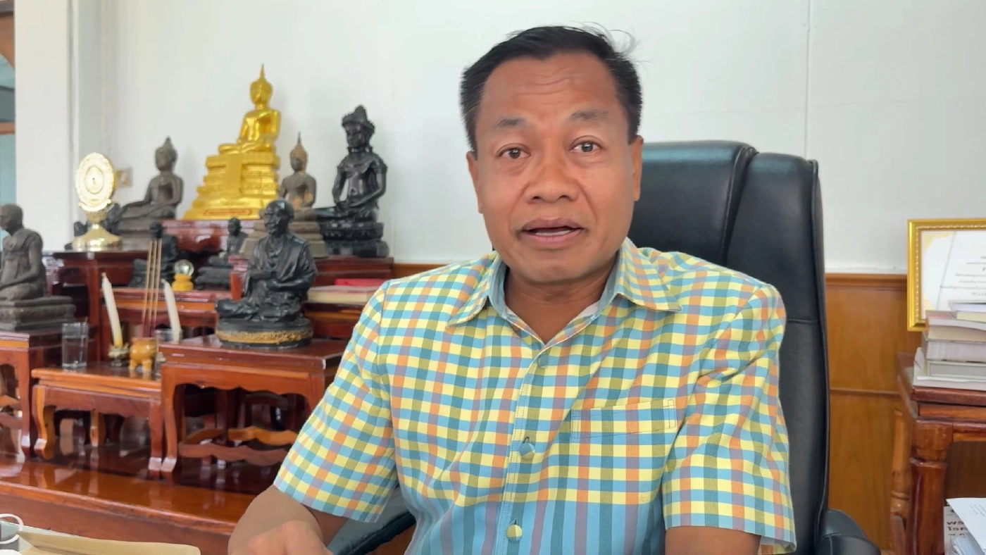 นายสิทธิโรจน์ เจริญธนะศักดิ์ นายอำเภอกาบเชิง