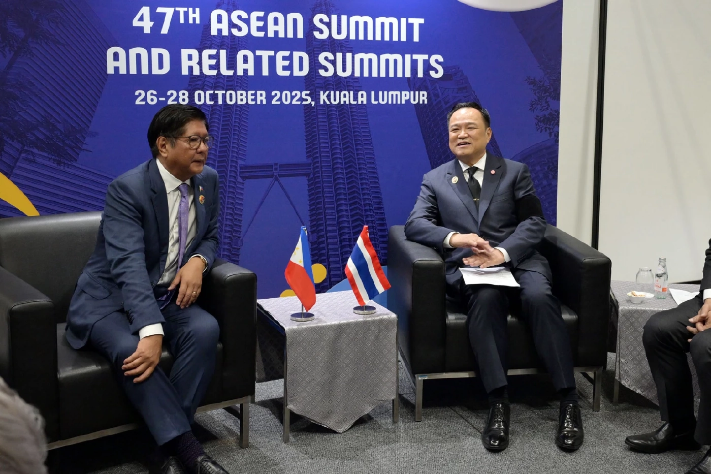 "ปธน.ฟิลิปปินส์" ถวายความอาลัยแด่ "สมเด็จพระพันปีหลวง" เสด็จสวรรคต