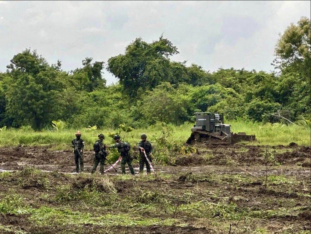 กัมพูชาขนสื่อเข้าหนองหญ้าแก้ว ปลุกระดมบิดเบือน ให้ไทยปล่อยเชลย