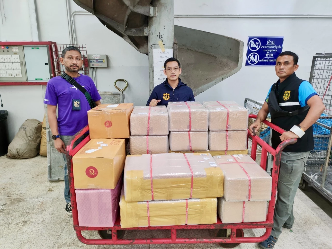 กรมศุลฯภ.4 เปิดเผยผลกวาดล้างบุหรี่เถื่อน รอบปีมูลค่า106 ล้านบาท