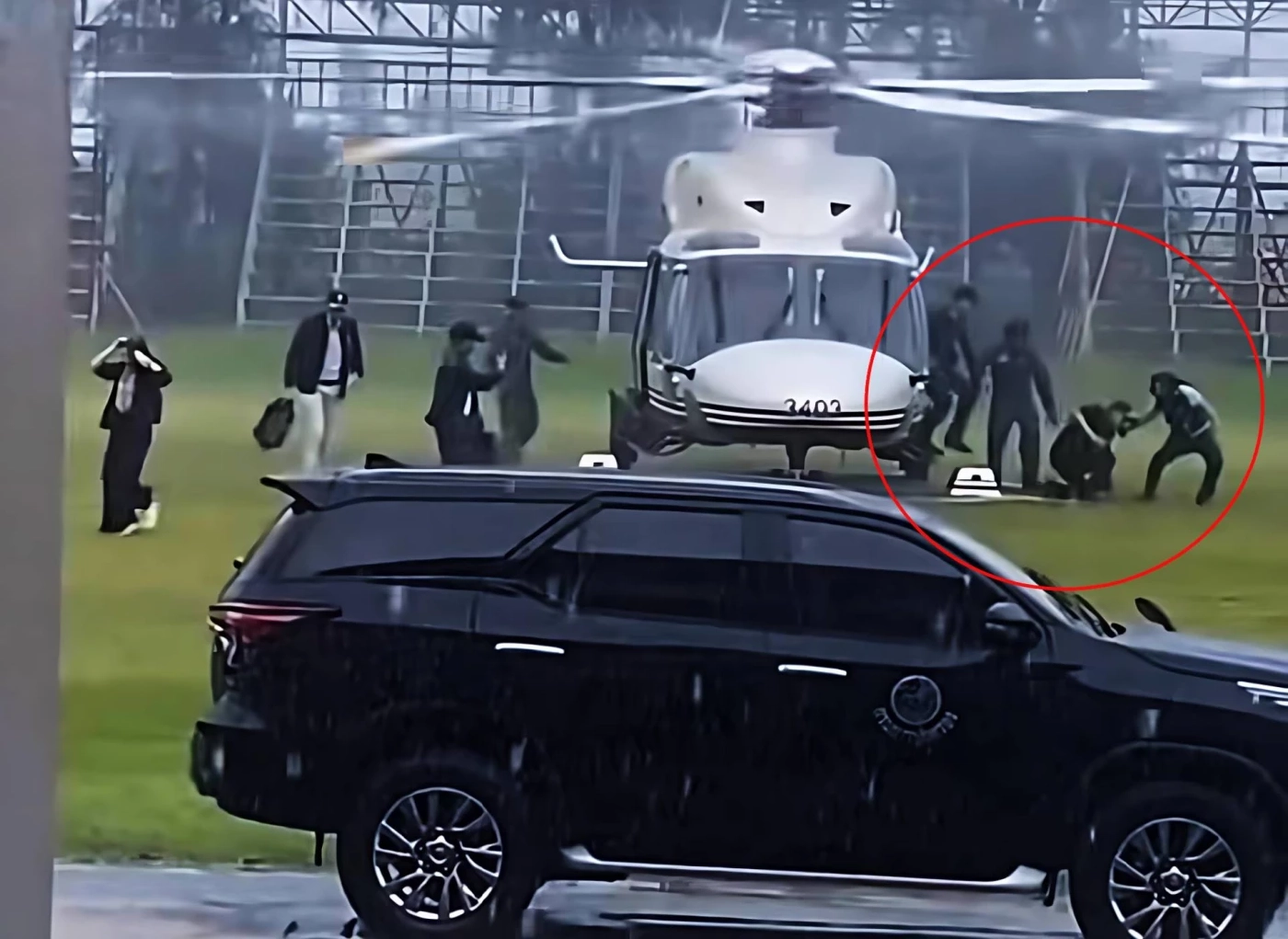 \"นายกฯอนุทิน\" ถามคนเป็นห่วงหรือสมน้ำหน้า? หลัง \"สะดุดล้มตอนลง ฮ.\"