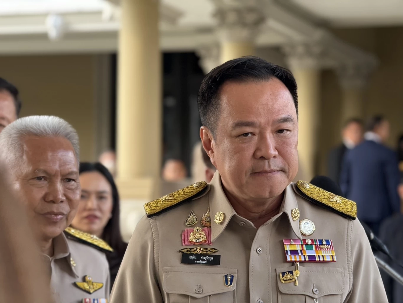 นายกฯ ตั้ง ธรรมนัส ดูปฏิบัติการระบายน้ำ เห็นชอบเยียวยาบ้านละ 9 พัน