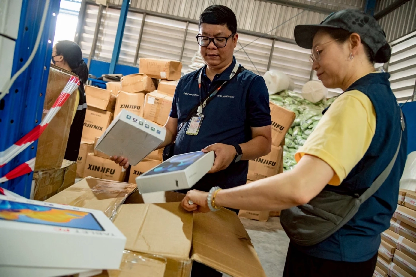 รมช.อุตสาหกรรม สั่งตามล่าคนผิดเหตุลักของกลางผิดกฎหมาย