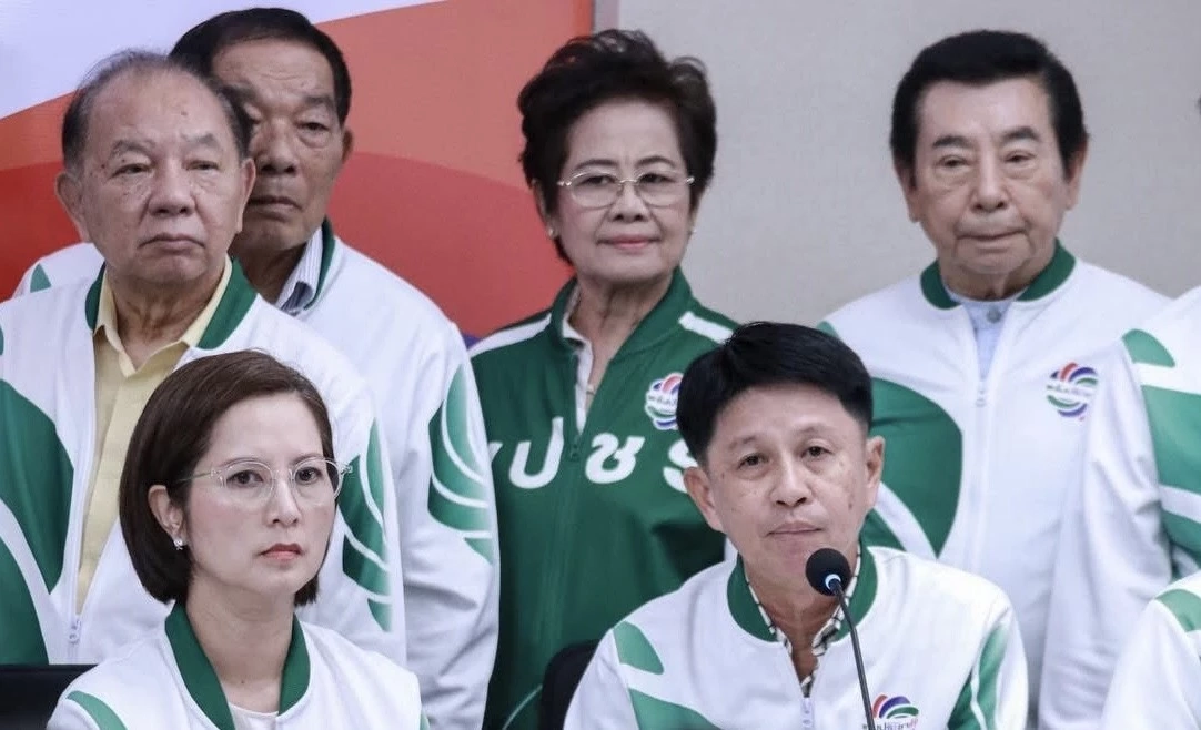 ตรีนุช และอดีคผู้ว่าฯ หนุ่ย ชุมแพ กำลังลุงป้อม