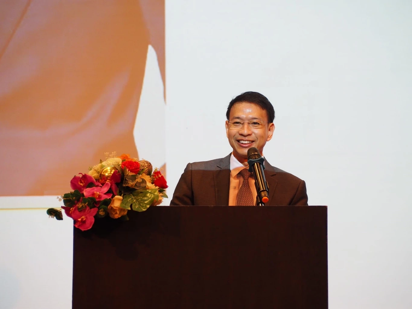 อดิทัต วะสีนนท์ อธิบดีกรมอุตสาหกรรมพื้นฐานและการเหมืองแร่ 