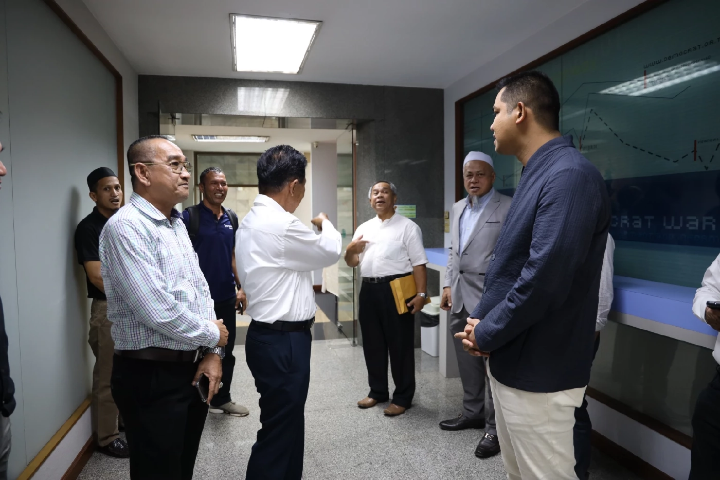 "ชัยชนะ-เจะอามิง" ต้อนรับคณะ "อดีต สส.-ผู้สมัคร-แกนนำมุสลิม ปชป."