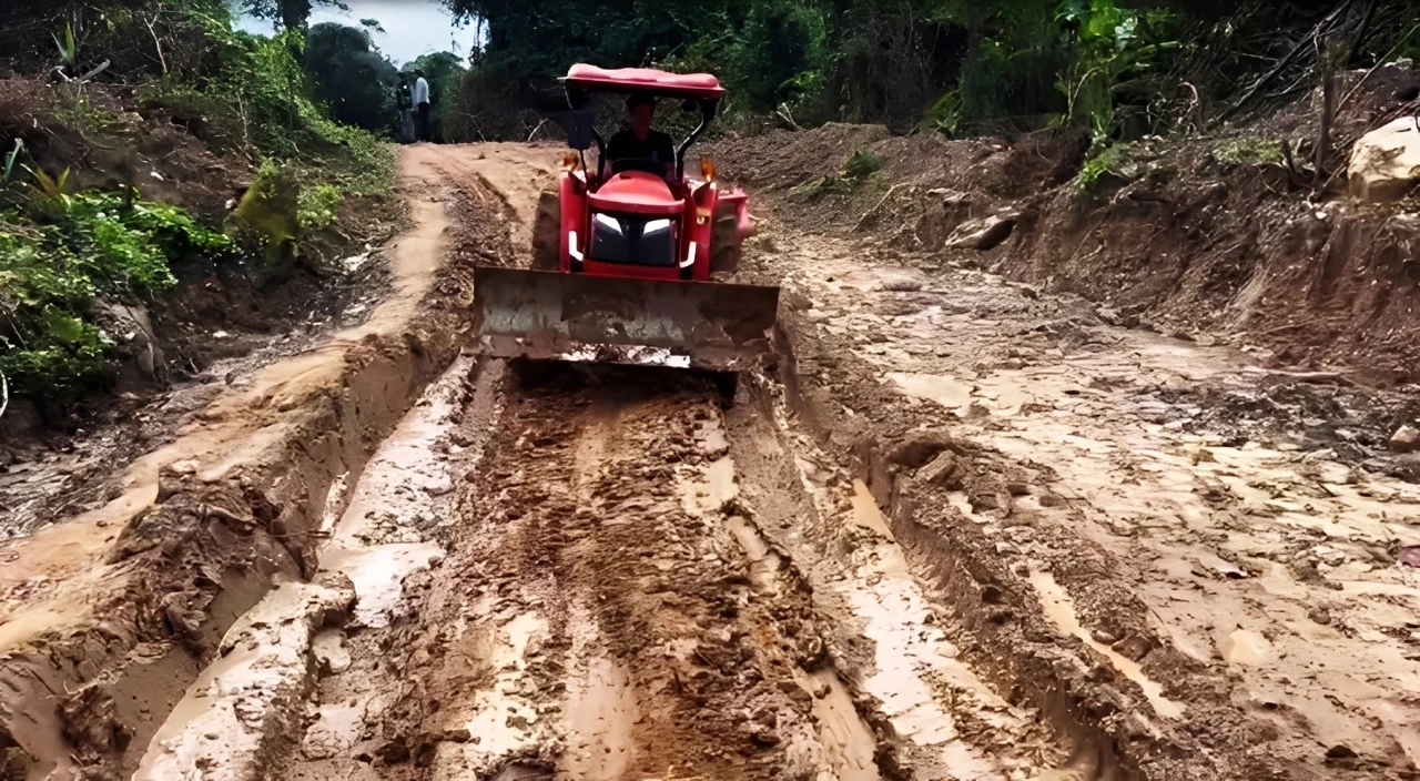 วัดปรอทช่องอานม้า \"กังฟู\" เดินหน้า \"สร้างถนนยุทธวิธี\" ก่อนสร้าง \"รั้วชายแดน\" ช่องบก-ช่องอานม้า (มีคลิป)