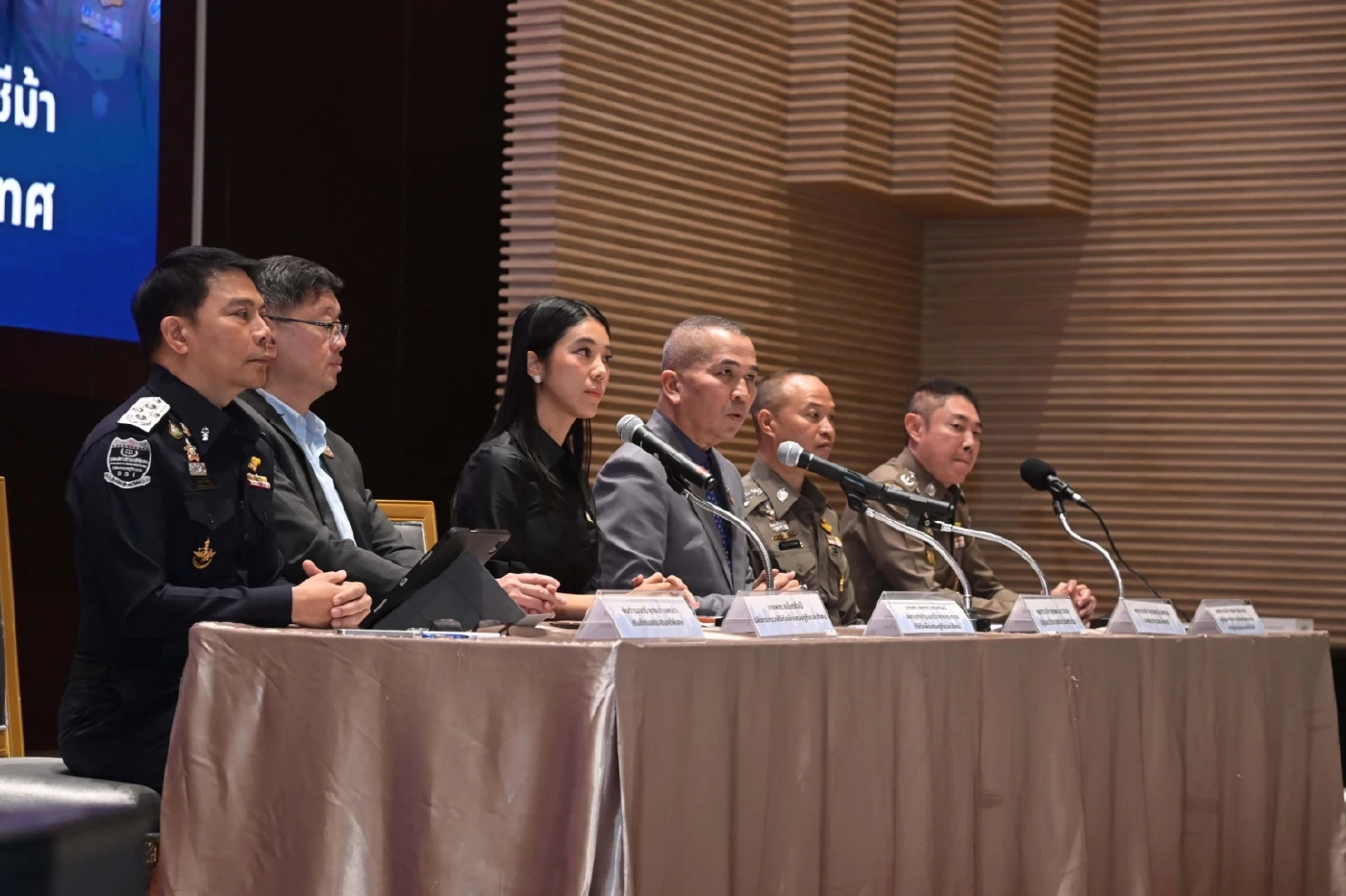 รมว.ยธ.เปิดปฏิบัติการลับ ล่าแก๊งเว็บพนันให้สินบน "ไชยชนก" 40 ล.