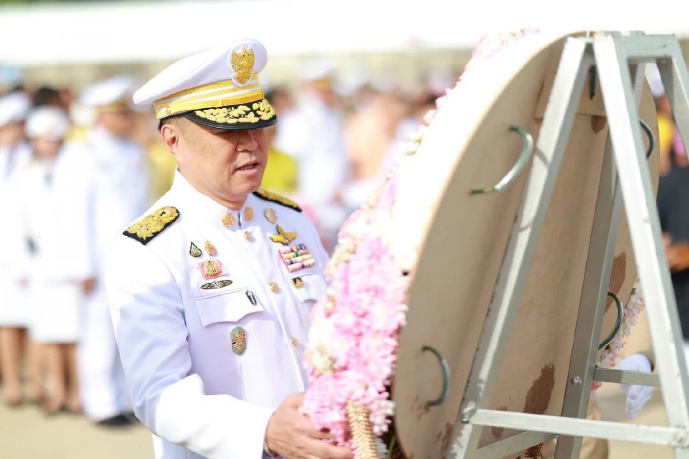 "นายกฯอนุทิน" นำ ครม.วางพวงมาลา เนื่องในวันปิยมหาราช