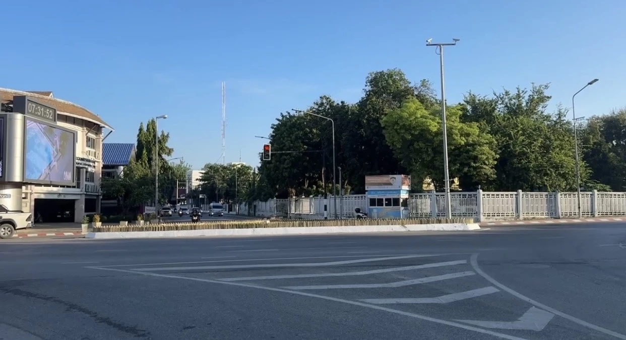 ยังไม่พ้นดราม่า! “โคมยี่เป็ง” กลับหัว เกาะกลางทาสีขาวทับเครื่องหมายห้ามจอด