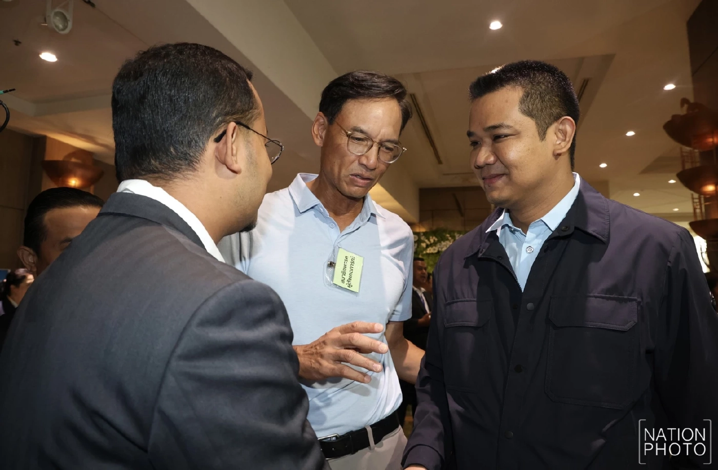 “อภิสิทธิ์” คัมแบ็ก ปชป.นั่งหัวหน้าพรรคสีฟ้าคนที่ 10 ไร้คู่แข่ง