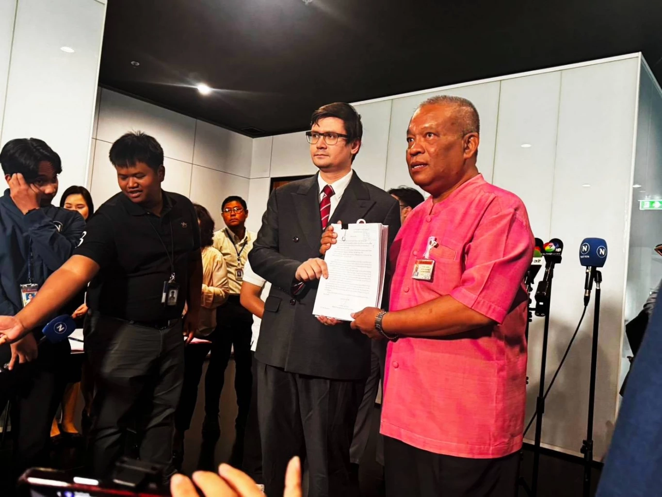 \"โรม\" เตรียมแฉ \"รัฐ-เอกชน\" เอี่ยว \"เว็บพนันฟอกเงิน\" ชี้ มีตัวละครมากกว่าหนึ่ง