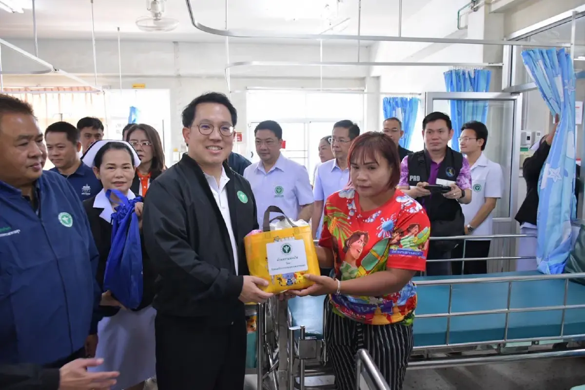 รมว.สธ.นำทีม สธ.ลงพื้นที่ รพ.ชายแดน-ชงสร้างบังเกอร์เพิ่ม