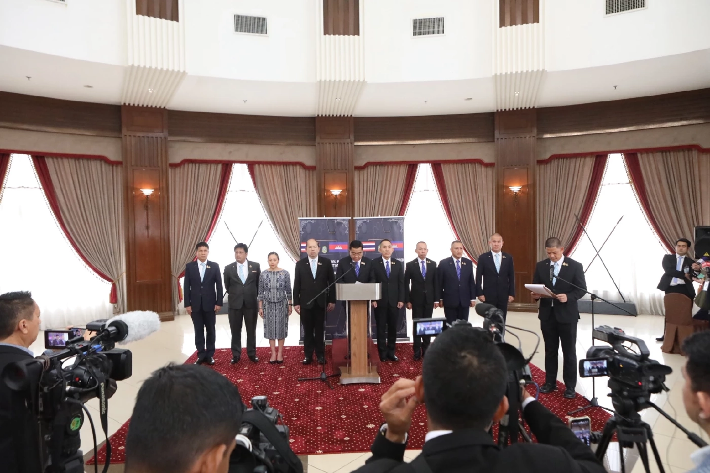 จบสวย! "บิ๊กเล็ก" กล่อม "กัมพูชา" สำเร็จ "ถอนอาวุธหนัก-กู้ทุ่นบึ้ม-ปราบสแกมเมอร์"