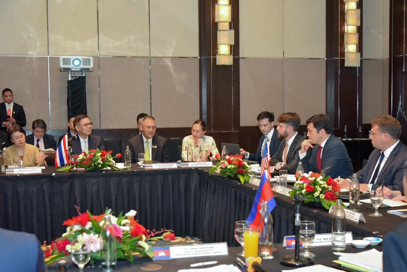 \"สีหศักดิ์\" หารือ 4 ฝ่ายย้ำ 4 ข้อตกลงไทย-หวังเห็นกัมพูชาจริงใจ