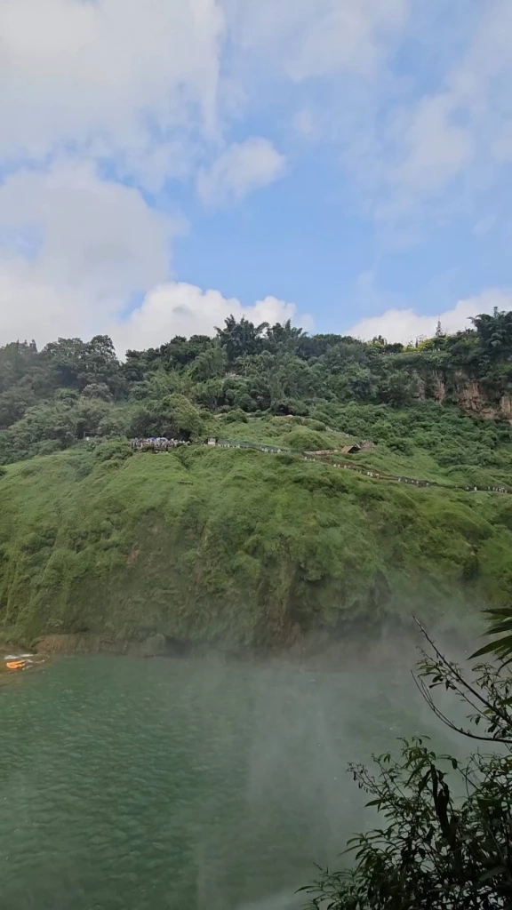 \"น้ำตกหวงกั่วซู่\" ใหญ่ที่สุดในจีน \"มณฑลกุ้ยโจว\" ยิ่งชมยิ่งสวย