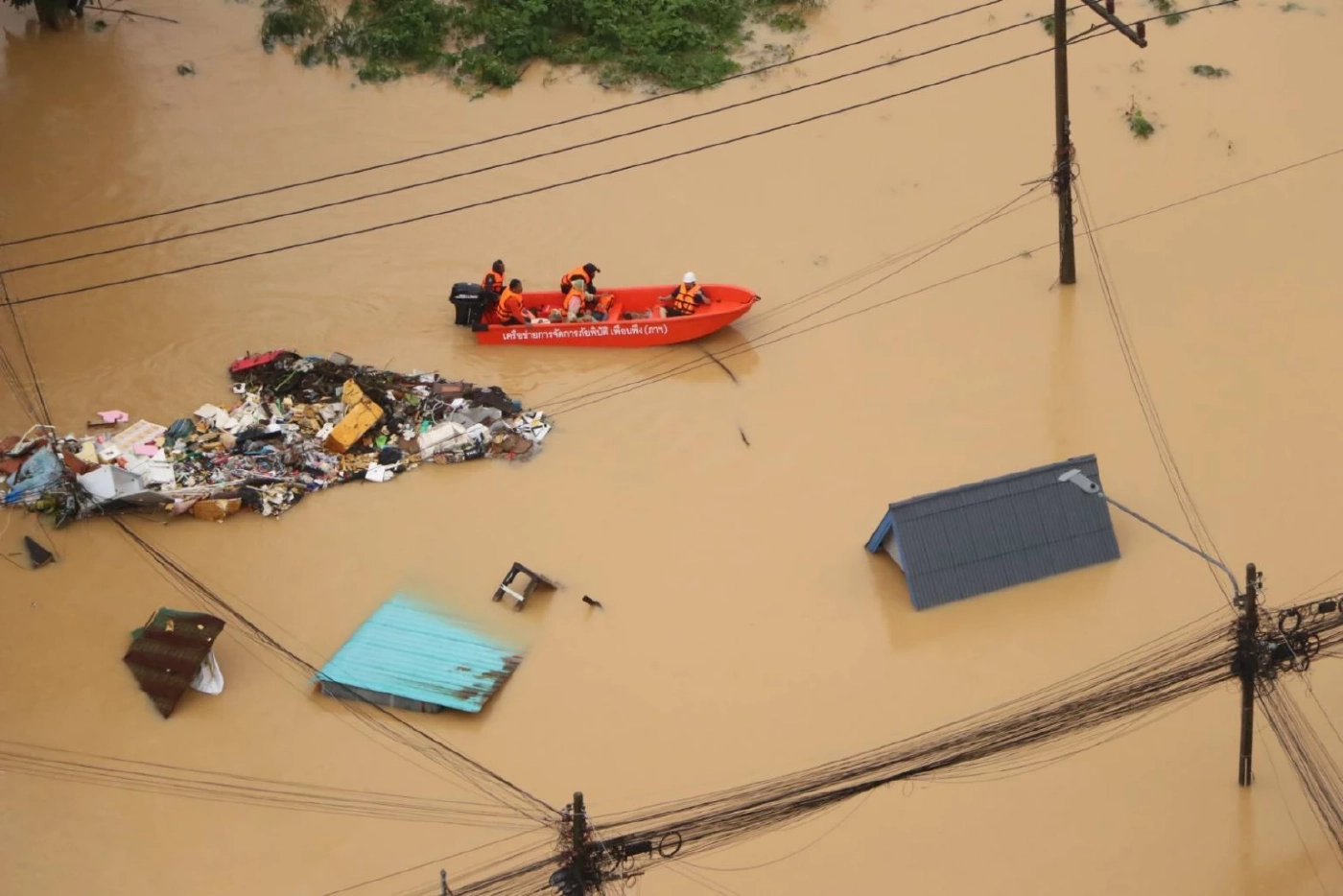 “พิพัฒน์” เล็งระเบิดถนน ระบายน้ำหาดใหญ่ - เผยมวลน้ำรอบ 3 อ่วมหนัก!