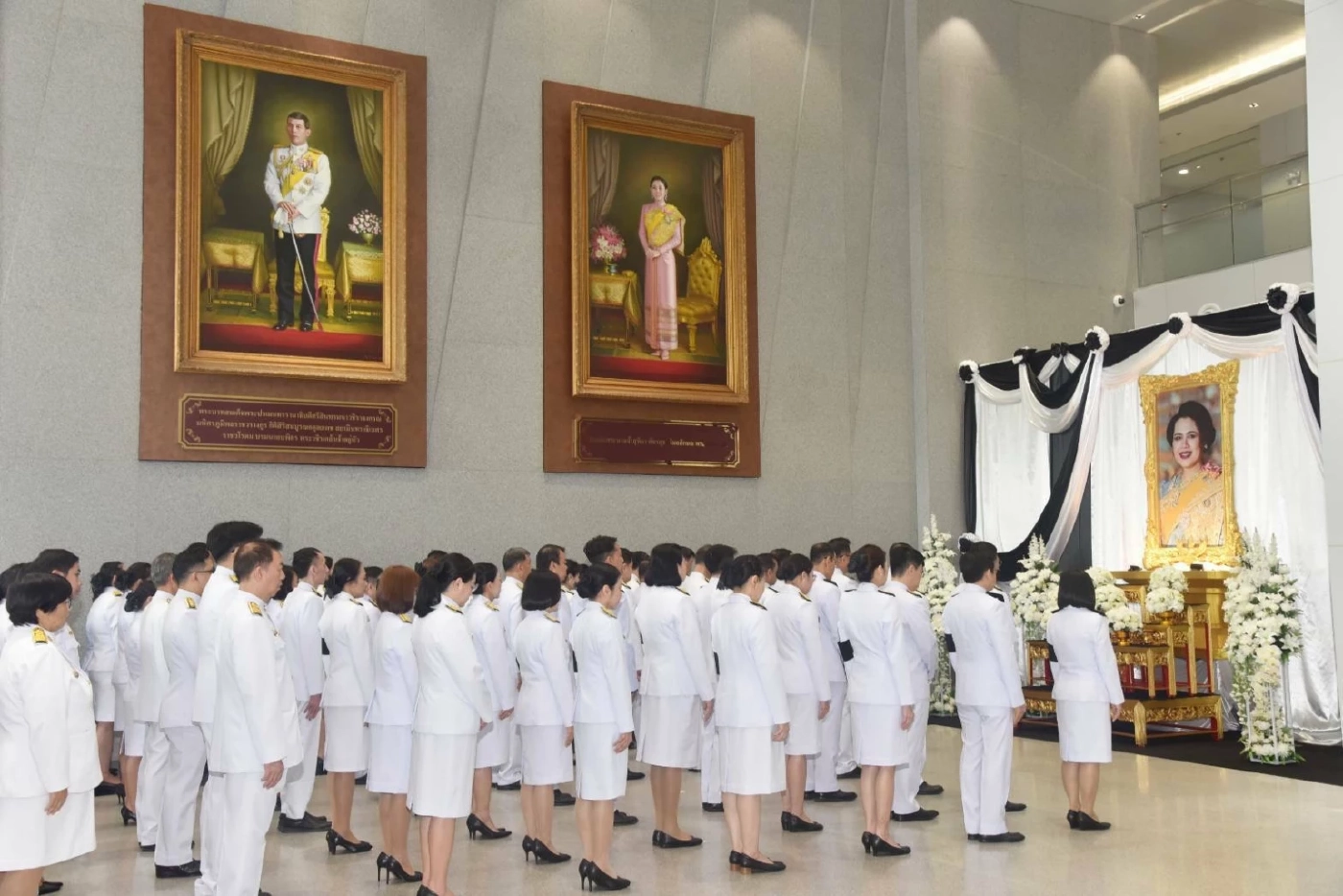 เลขาฯศาลยุติธรรมนำจัดพิธีลงนามแสดงความอาลัยพระพันปีหลวง