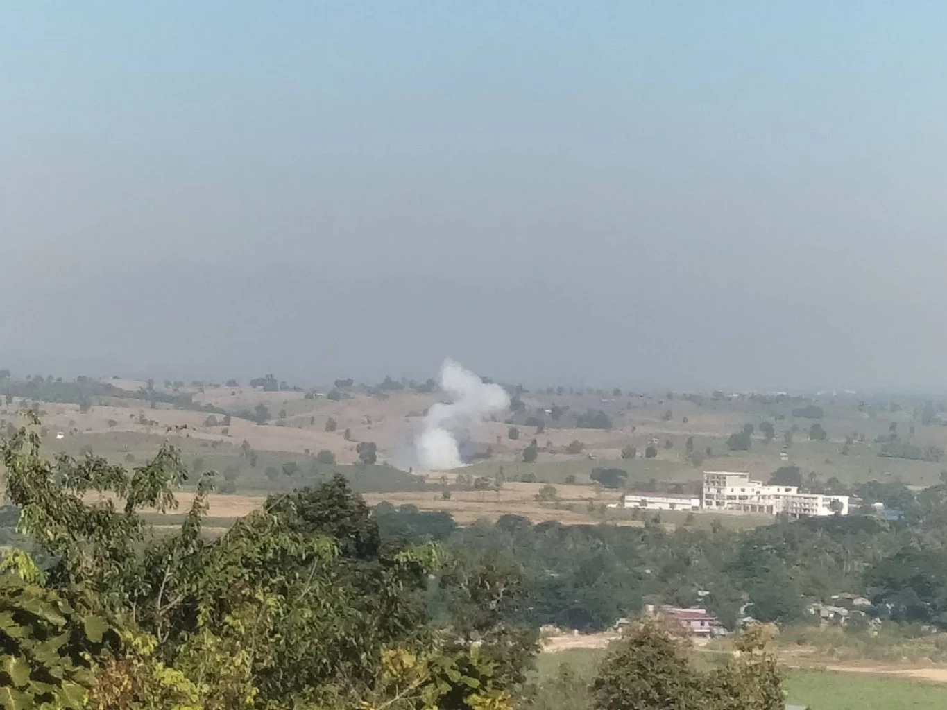 มทภ.3 สั่งยิงกระสุนควันโต้ หลังการสู้รบในเมียนมา มีอาวุธล้ำแดน