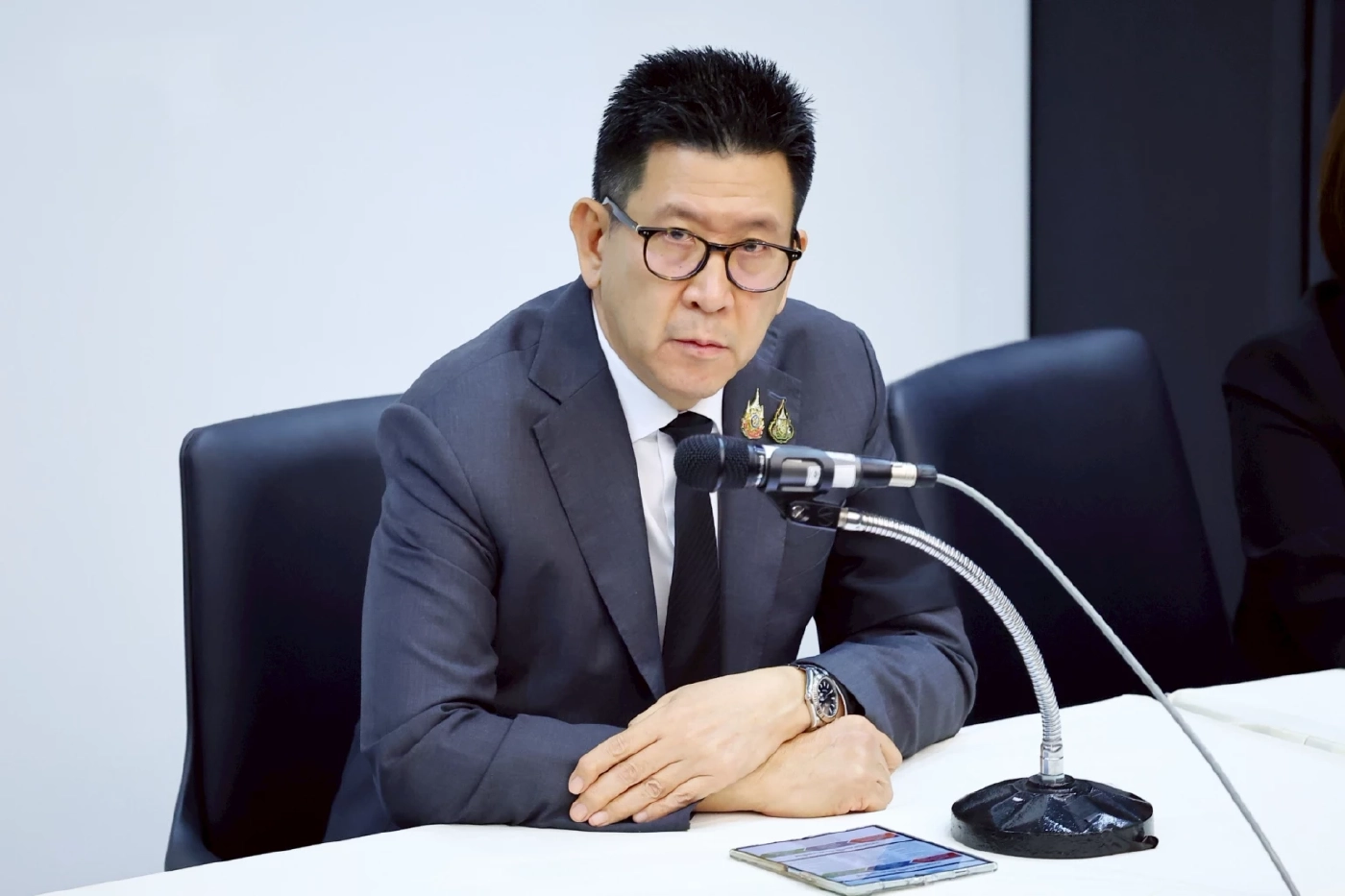 'เอกนิติ' สั่งตั้งศูนย์ฯ เครือข่ายวายุภักษ์ช่วยน้ำท่วมใต้