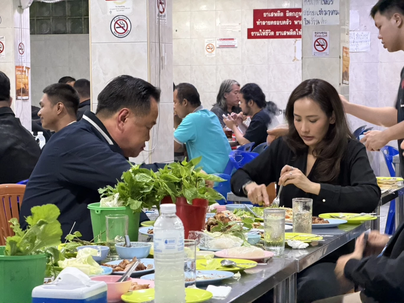 ไม่อยู่ไทยหลายวัน! \"นายกฯหนู\" คิดถึง \"อาหารอีสาน\"