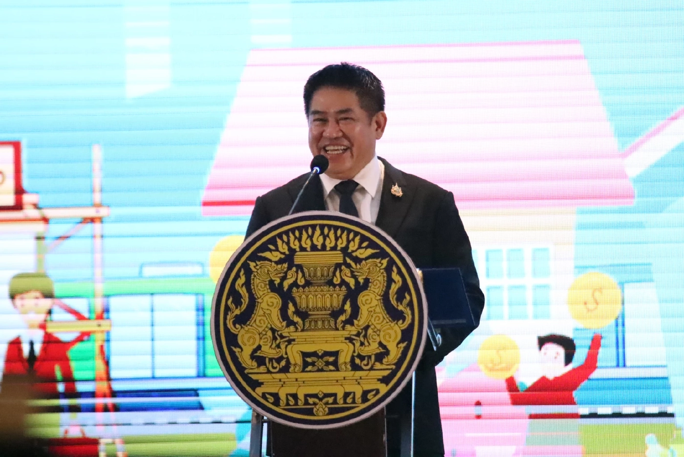 "ธรรมนัส-อัครา" ผนึกกำลังมอบบ้านมั่นคง ดันตั้ง "สหกรณ์ประเภทที่ 8"