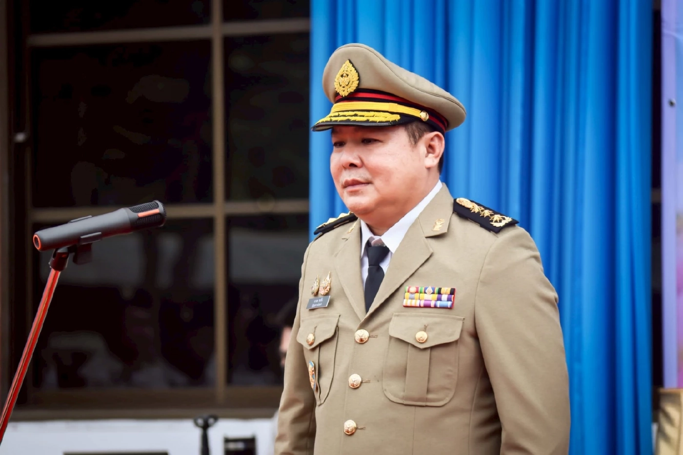 มานพ ชมชื่น