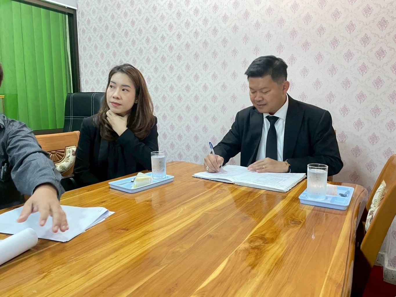 อจ.คช.ระยองลงพื้นที่ช่วย ปชช. พบปัญหาชาวบ้าน เงินกู้นอกระบบ