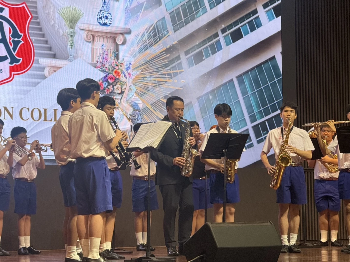 "อนุทิน" คัมแบ็ก "อัสสัมชัญบางรัก" กราบอดีต ผอ.-คุณครู พร้อมเล่นดนตรีร่วม AC BAND